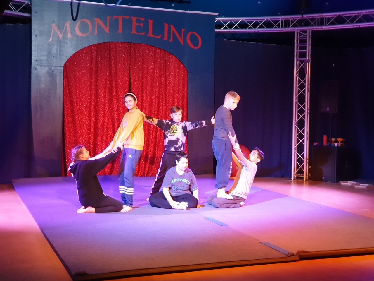 Zirkus-Projektwoche der 4. Klassen im Zirkus Montelino